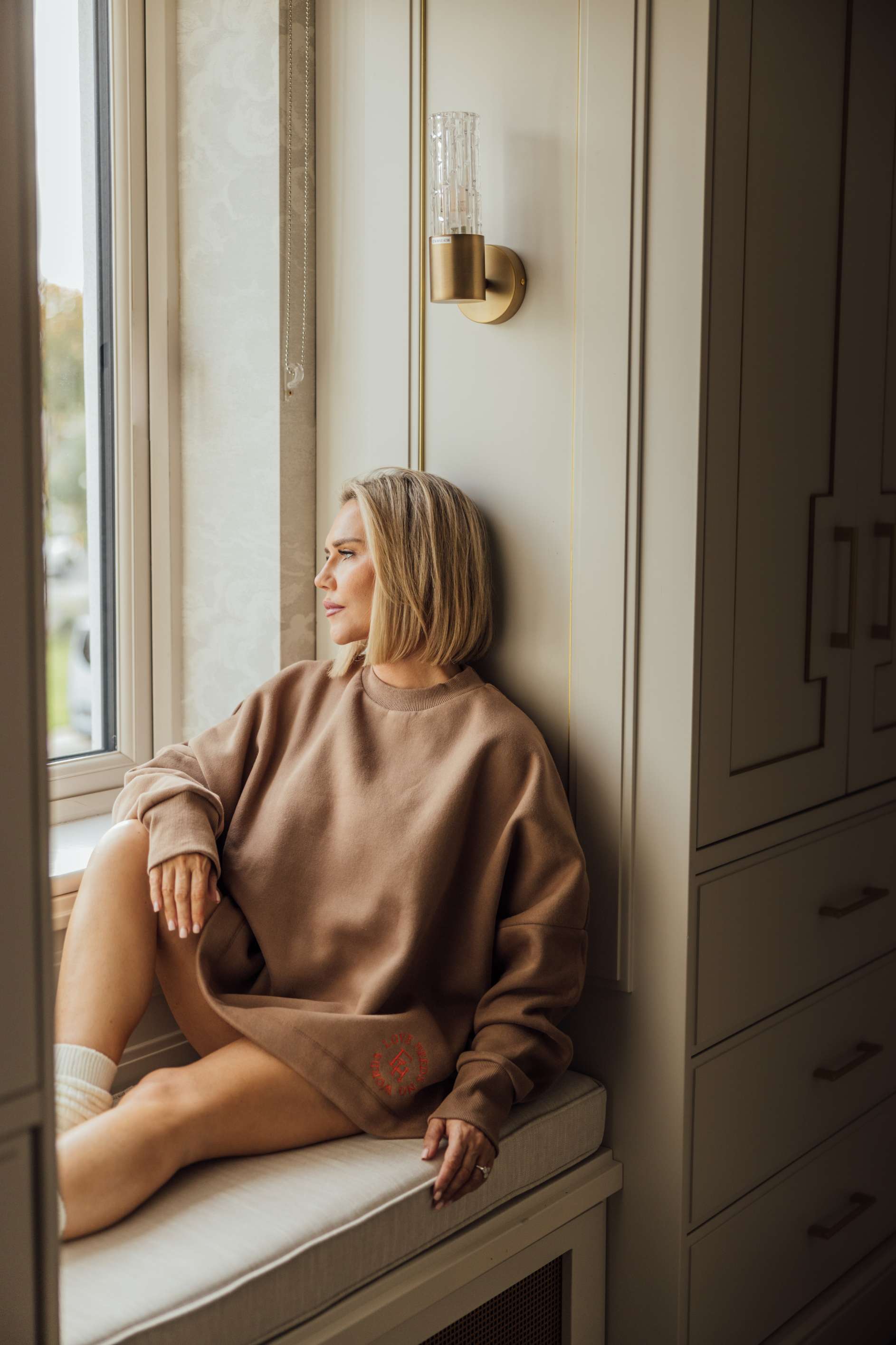 Cacao Dropped Hem Sweatshirt